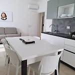 Re Lear Expo Апартаменты