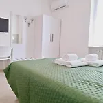 Re Lear Expo Апартаменты