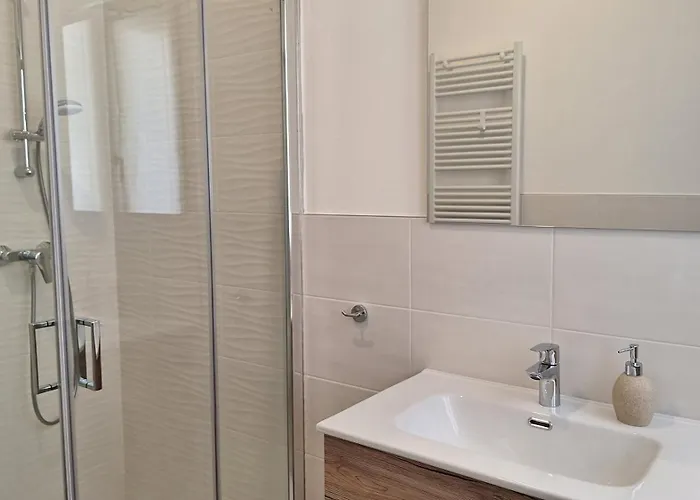 Re Lear Expo Apartment *