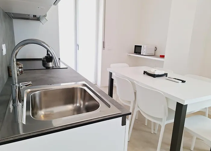 Re Lear Expo Apartment