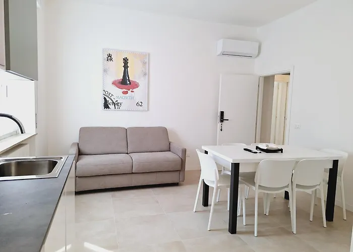 Re Lear Expo Apartment