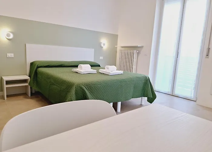 Apartment Re Lear Expo *